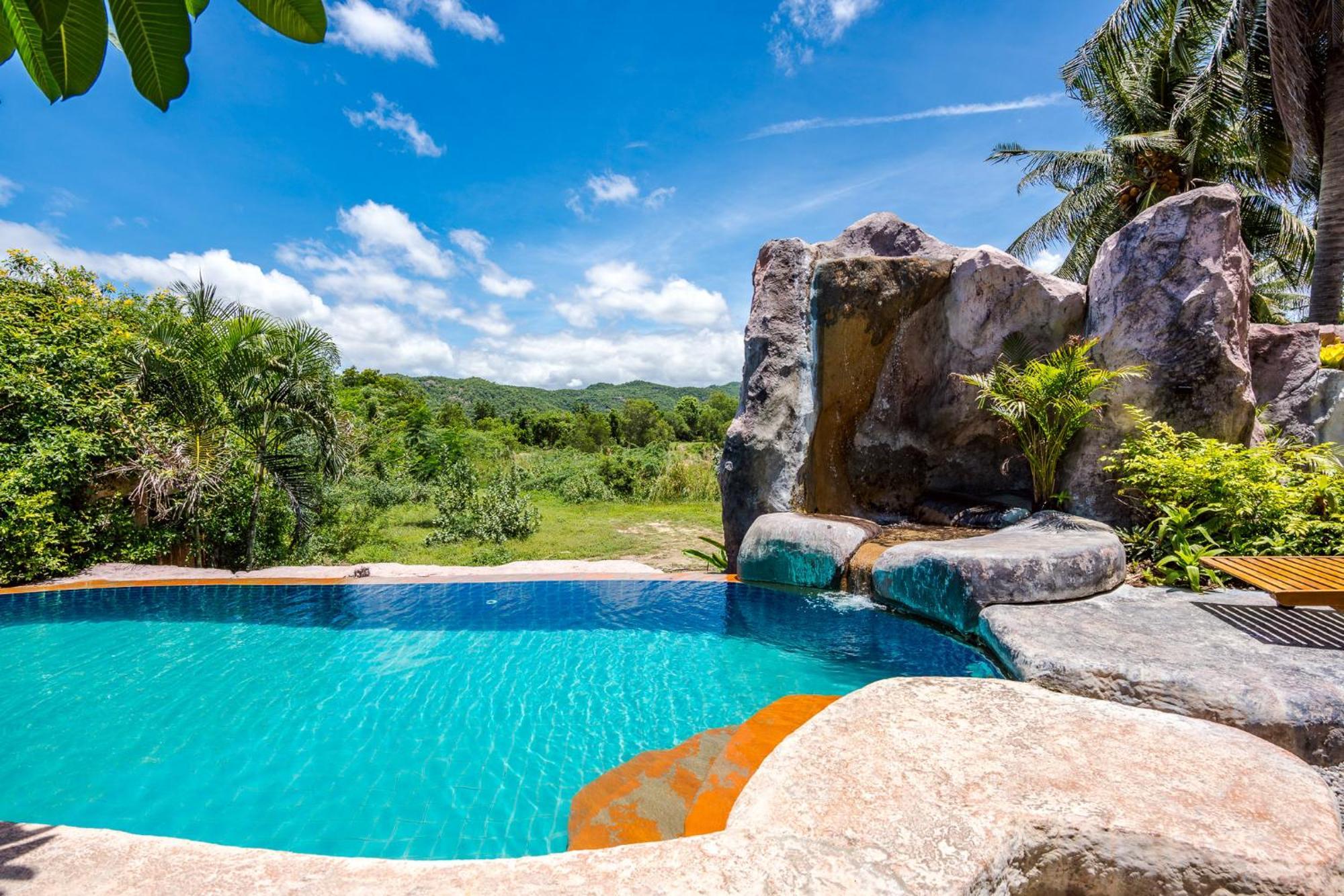 Huahin I-Din Poolvilla วิลล่ากลางธรรมชาติ วิวภูเขา เป็นส่วนตัว Bagian luar foto